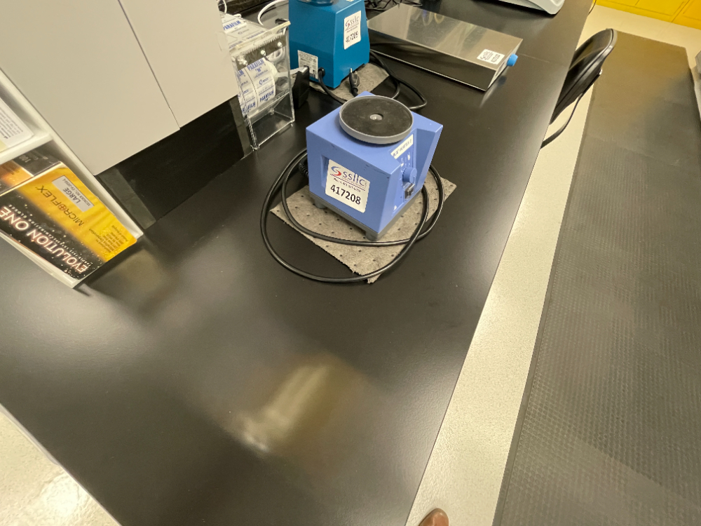 Image of IKA Vortex 3 Laboratory Vortex Mixer